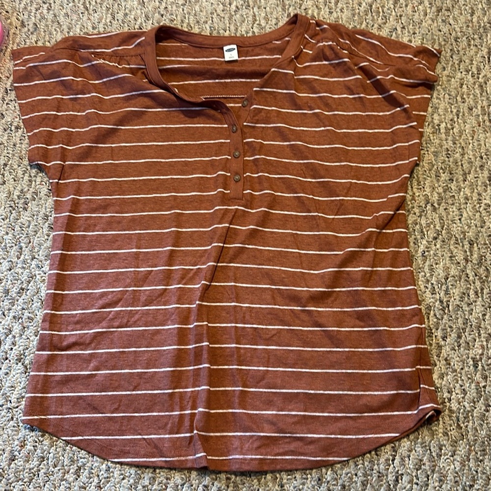 Short sleeve top
